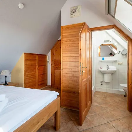 Hotel Maashof Nis Puck *